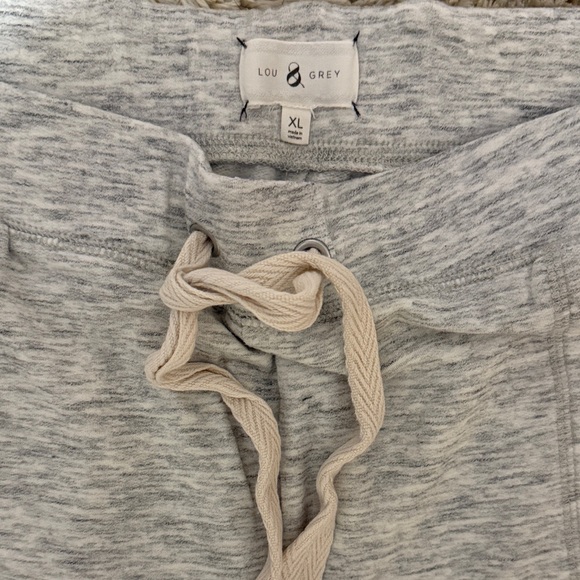 Lou & Grey Heathered Gray Cropped Joggers - Picture 2 of 4